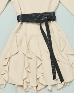 Abito Elsy beige con maniche a tre quarti e gonna con rouches 40-44