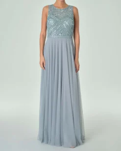 Abito lungo azzurro in tulle con ricami in perline tono su tono sul corpetto smanicato