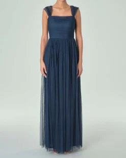 Abito lungo blu navy in tulle senza maniche e corpetto drappeggiato