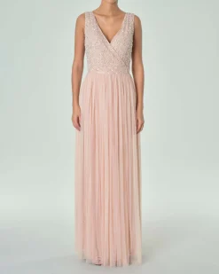 Abito lungo rosa in tulle con corpetto smanicato ricami in perline tono su tono e paillettes argento