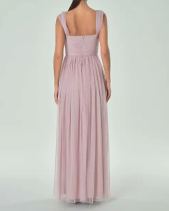 Abito lungo rosa tonalità fredda in tulle senza maniche e corpetto drappeggiato