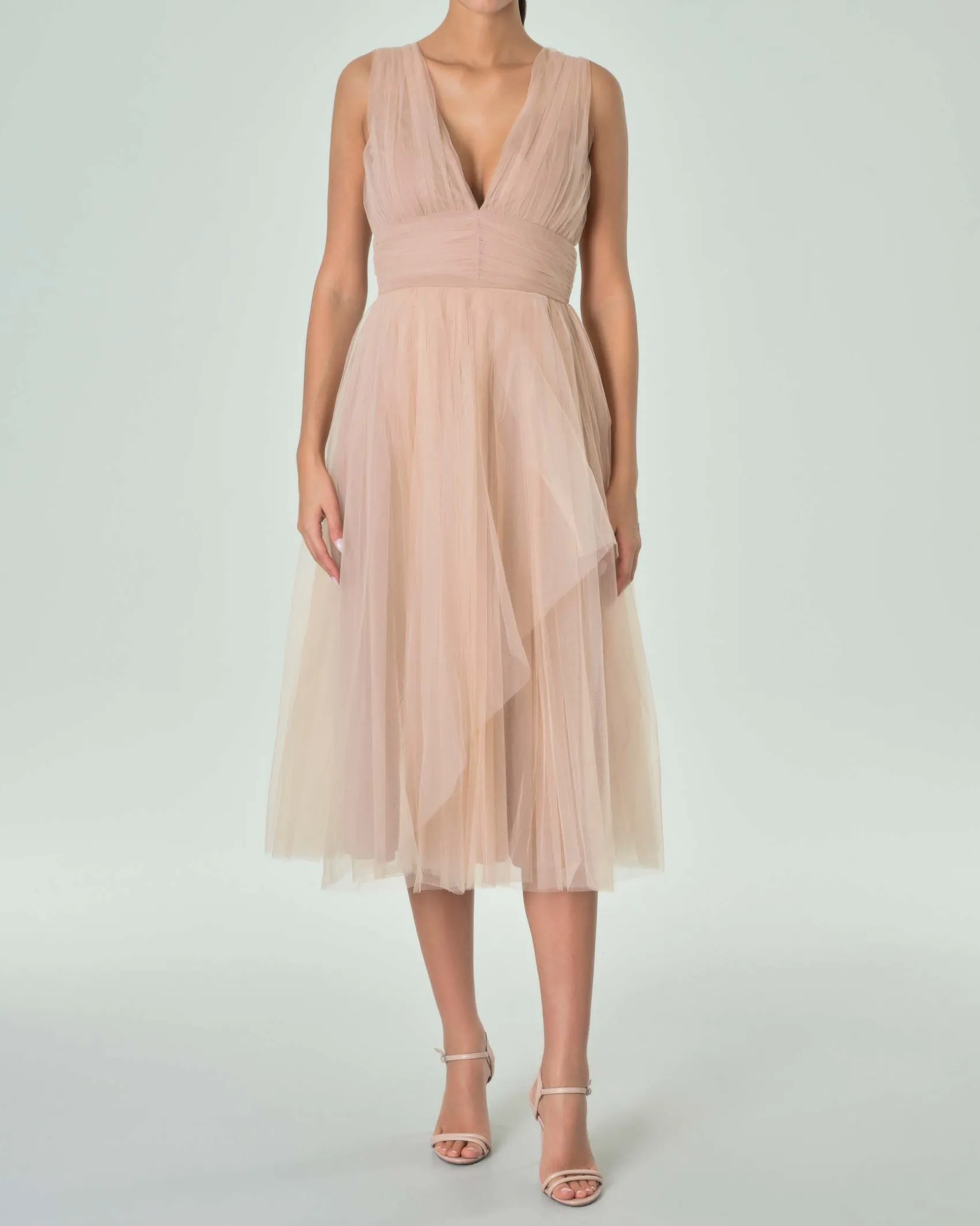 Abito midi rosa in tulle senza maniche con gonna ruota e scollo a V