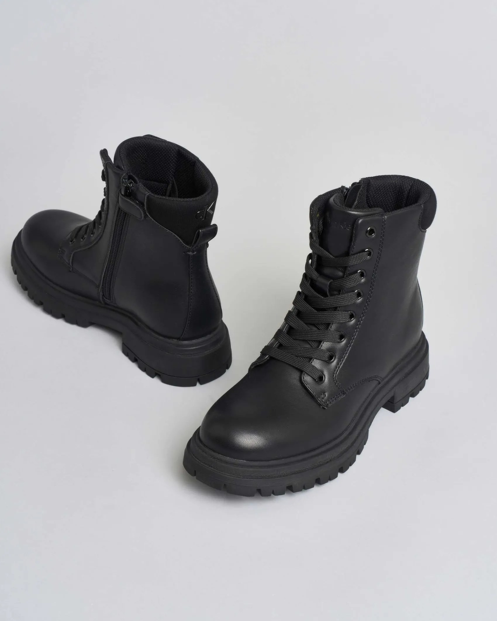 Anfibio Calvin Klein nero in similpelle stringato con zip