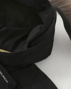 Arctic Parka Woolrich nero in Ramar con cappuccio con pelliccia