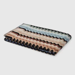 Asciugamano Adam in spugna di cotone a fantasia chevron multicolor