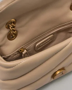Baby Love Puff Bag in pelle beige lavorazione quilted e tracolla a catena dorata con fibbia Love Birds