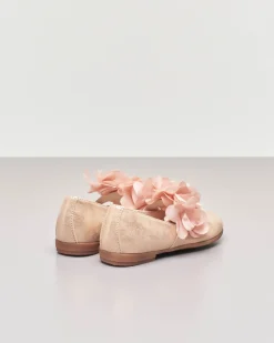 Ballerina da cerimonia in pelle cipria sfumata con fascetta e applicazione floreale 30-32