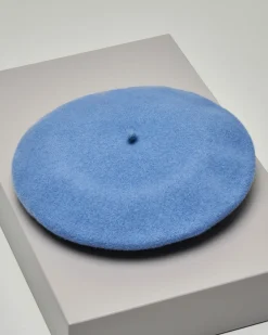 Basco color azzurro polvere in feltro di pura lana