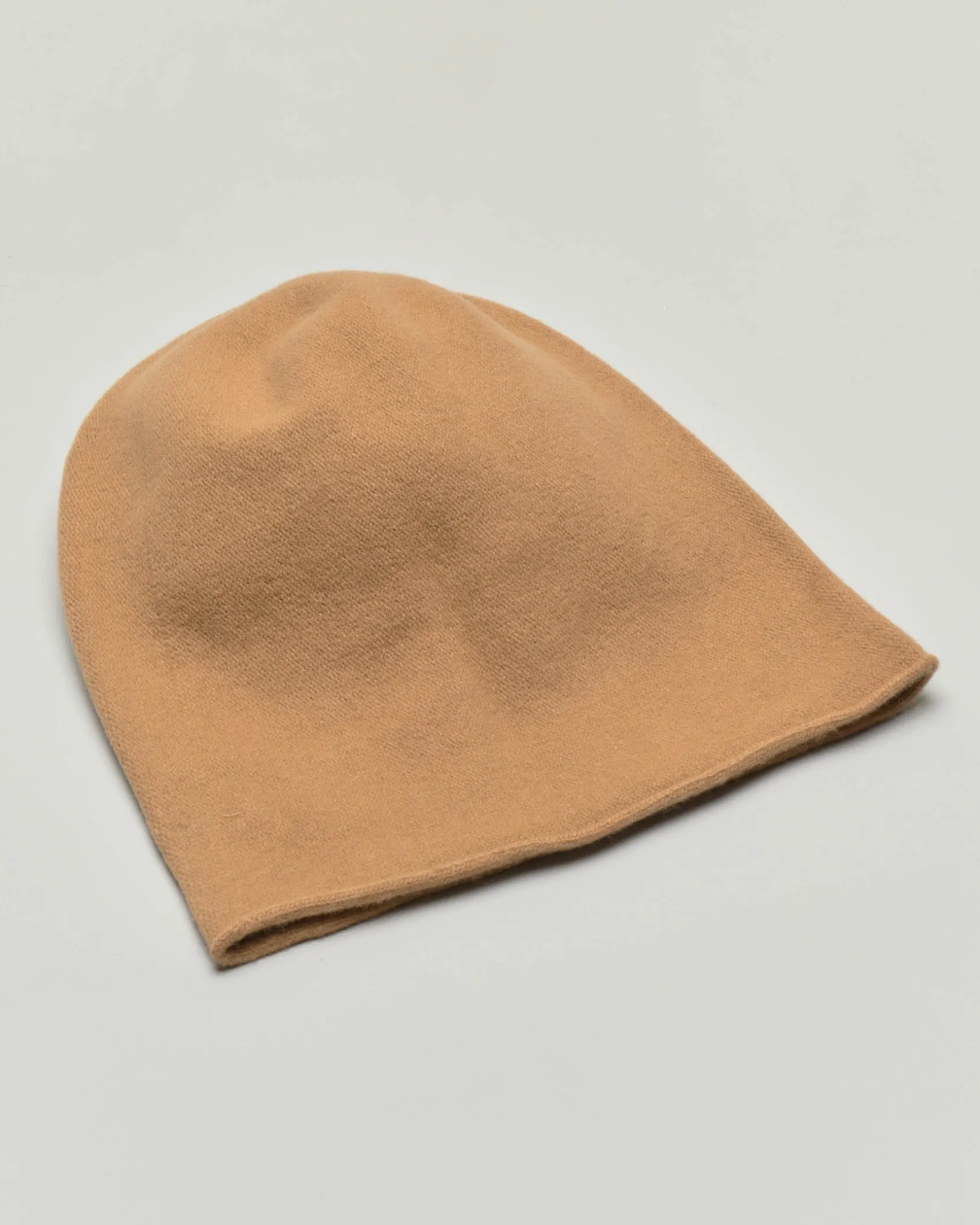 Beanie color cammello in pura lana