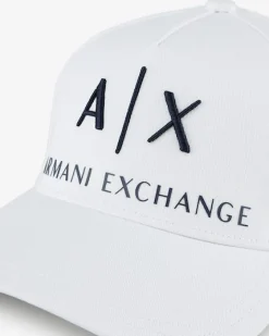 Berretto baseball Armani Exchange bianco in gabardina di puro cotone con maxi logo AX ricamato sul davanti