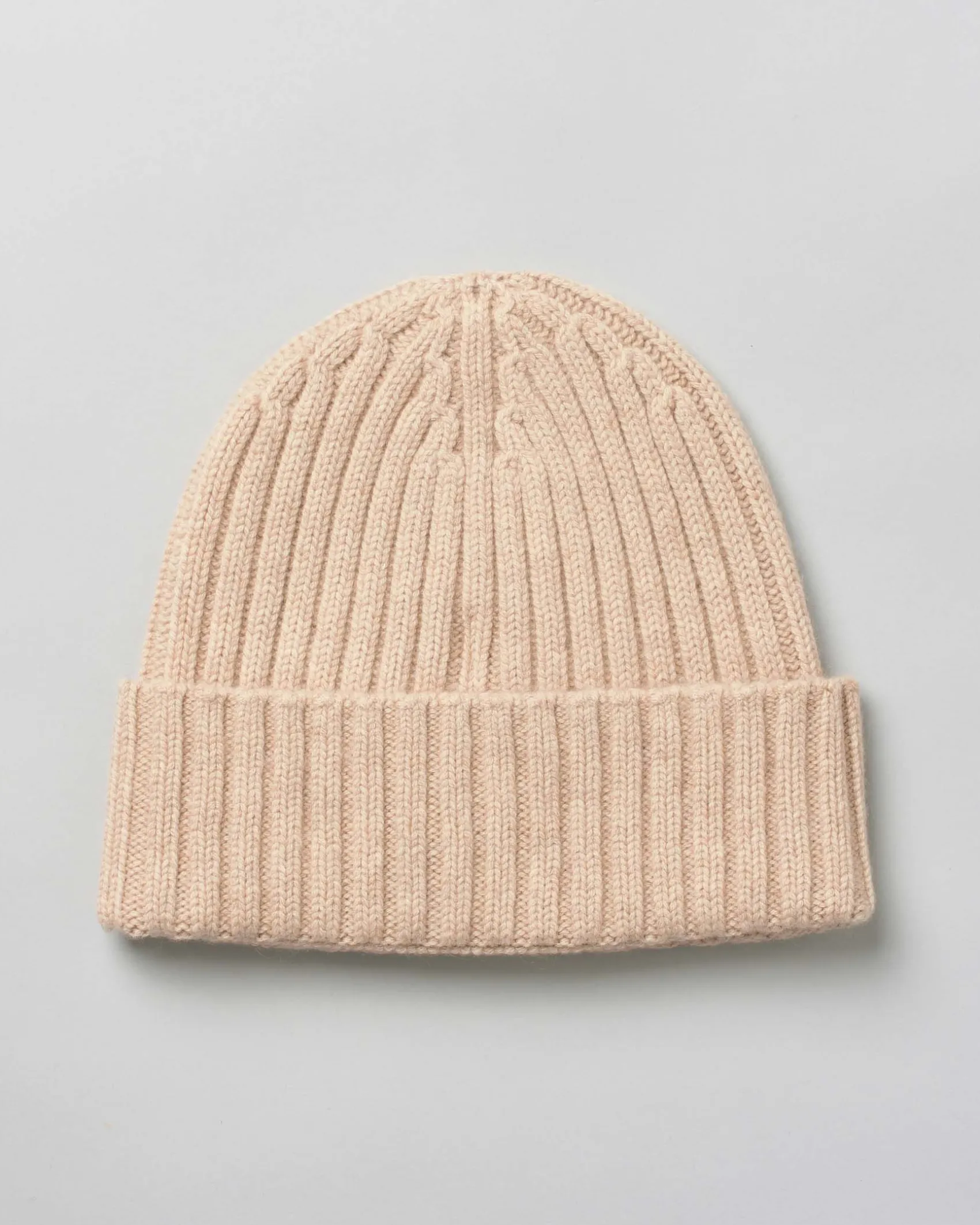 Berretto beige MC2 Saint Barth in lana e cashmere a coste con scritta logo rosa ricamata sul risvolto