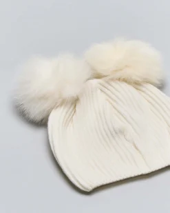 Berretto bianco in misto lana e cachemire con due pompon