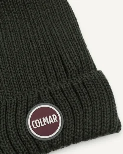 Berretto Colmar Originals verde militare in lana a coste inglesi con logo bollo applicato