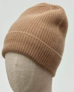 Berretto color cammello in puro cashmere lavorato a coste con risvolto