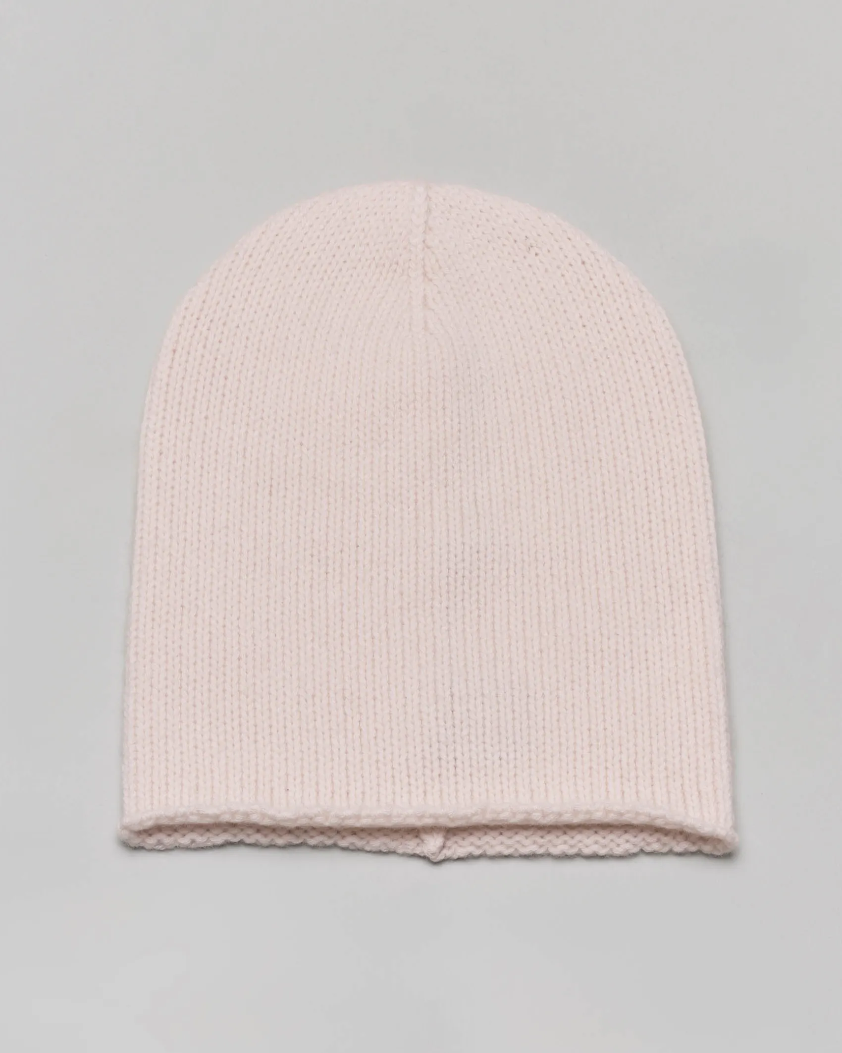 Berretto color panna in cashmere lavorato a costa inglese
