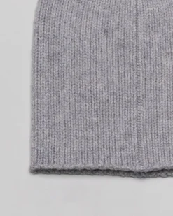 Berretto grigio melange in cashmere lavorato a costa inglese