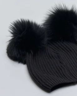 Berretto nero in misto lana e cachemire con due pompon