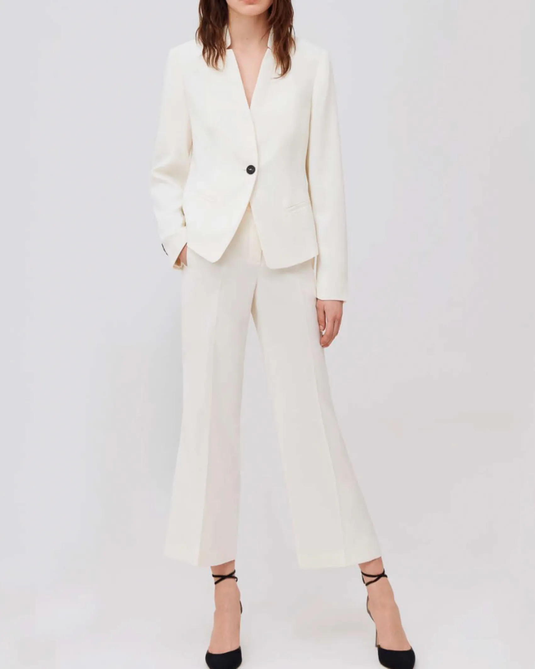 Blazer corto bianco in crêpe envers satin a un bottone
