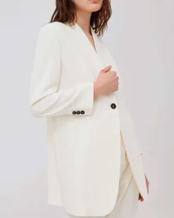 Blazer lungo bianco in crêpe envers satin recycled con scollo a V e chiusura a un bottone Marella ART. 365