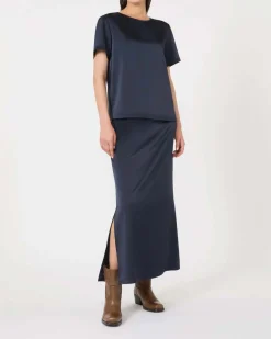 Blusa blu in raso con retro in misto viscosa Weekend Max Mara con maniche corte