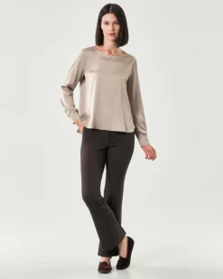 Blusa color taupe Emme Marella in satin stretch con scollo ampio tondo
