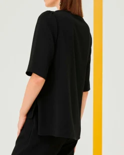 Blusa nera in crêpe envers satin dalla linea svasata con spacchetti laterali Marella ART.365