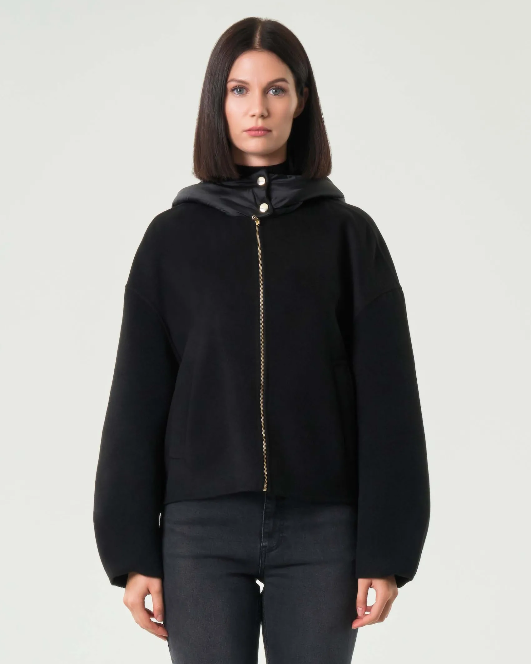Bomber nero Emme Marella in panno doulble di misto viscosa con cappuccio imbottito in nylon