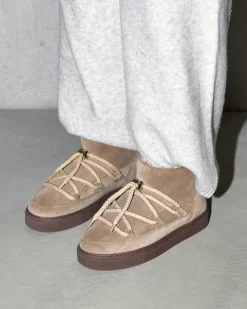 Boot Classic Sneaker Low beige in pelle scamociata e interno in montone