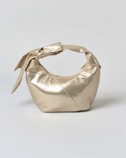 Borsa a mano Anna Cecere in similpelle effetto laminato color oro con motivo a nodo