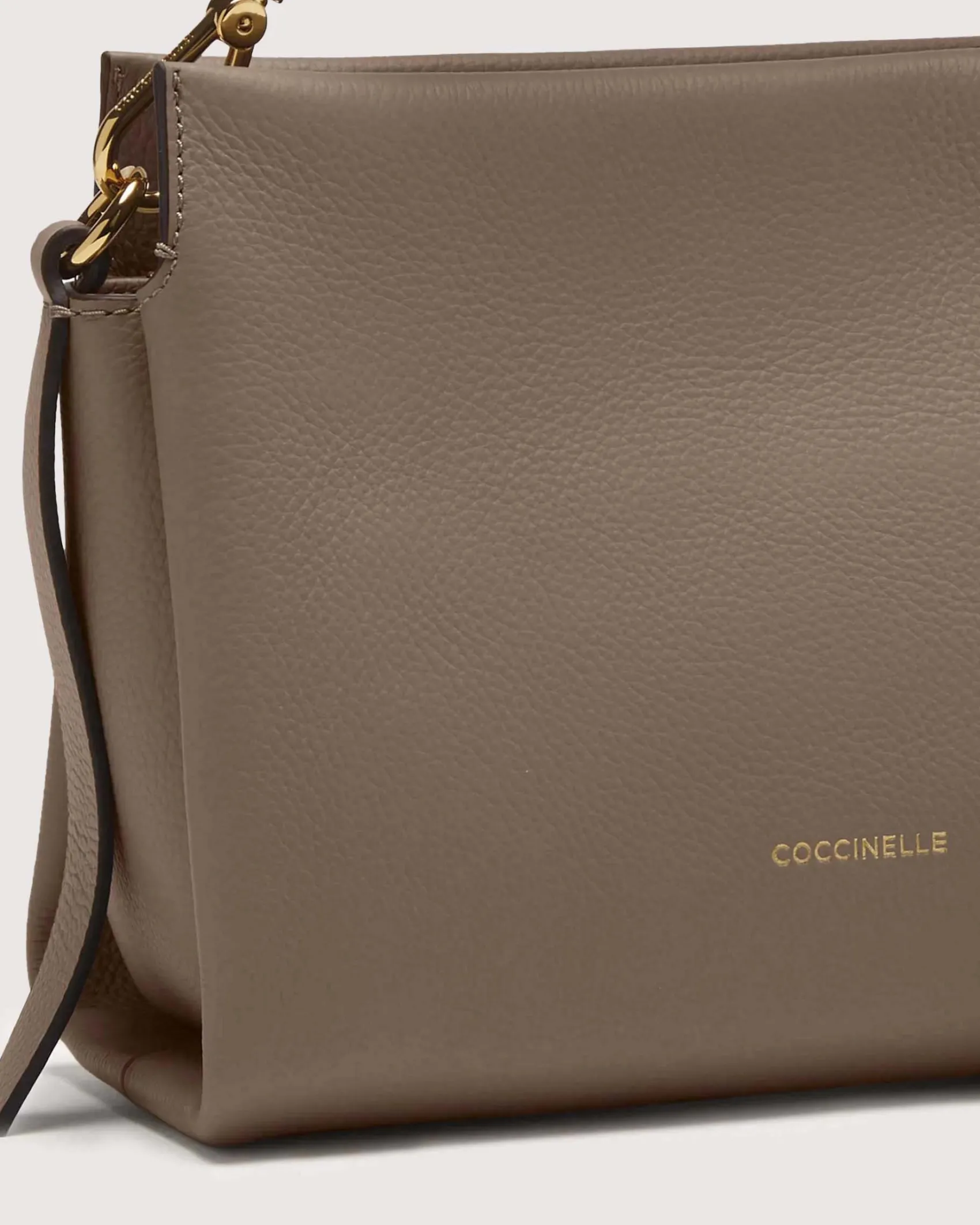 Borsa Coccinelle Boheme Small in pelle color cognac con manico intrecciato