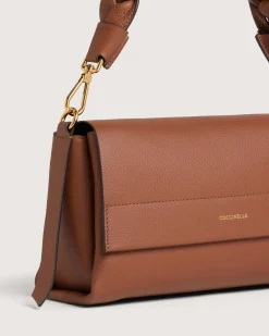 Borsa color cognac Boheme Grana Double Small con patta e manico intrecciato