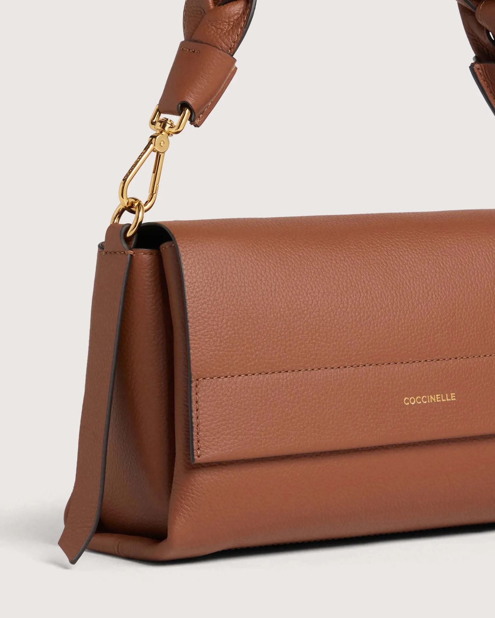 Borsa color cognac Boheme Grana Double Small con patta e manico intrecciato