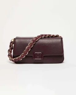 Borsa Emily Marella bordeaux in similpelle liscia con catena a intreccio e patta con fibbia logo smaltata