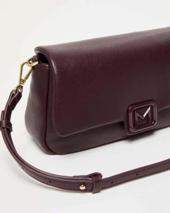 Borsa Emily Marella bordeaux in similpelle liscia con catena a intreccio e patta con fibbia logo smaltata