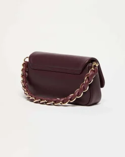 Borsa Emily Marella bordeaux in similpelle liscia con catena a intreccio e patta con fibbia logo smaltata