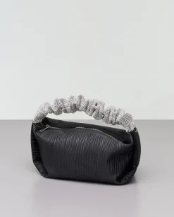 Borsa mini a mano nera in raso goffrato con manico rivestito in strass argento