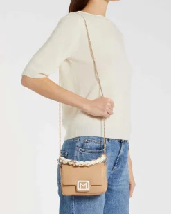 Borsa mini color cammello Marella in similpelle liscia con fibbia logo e catena intrecciata bianche