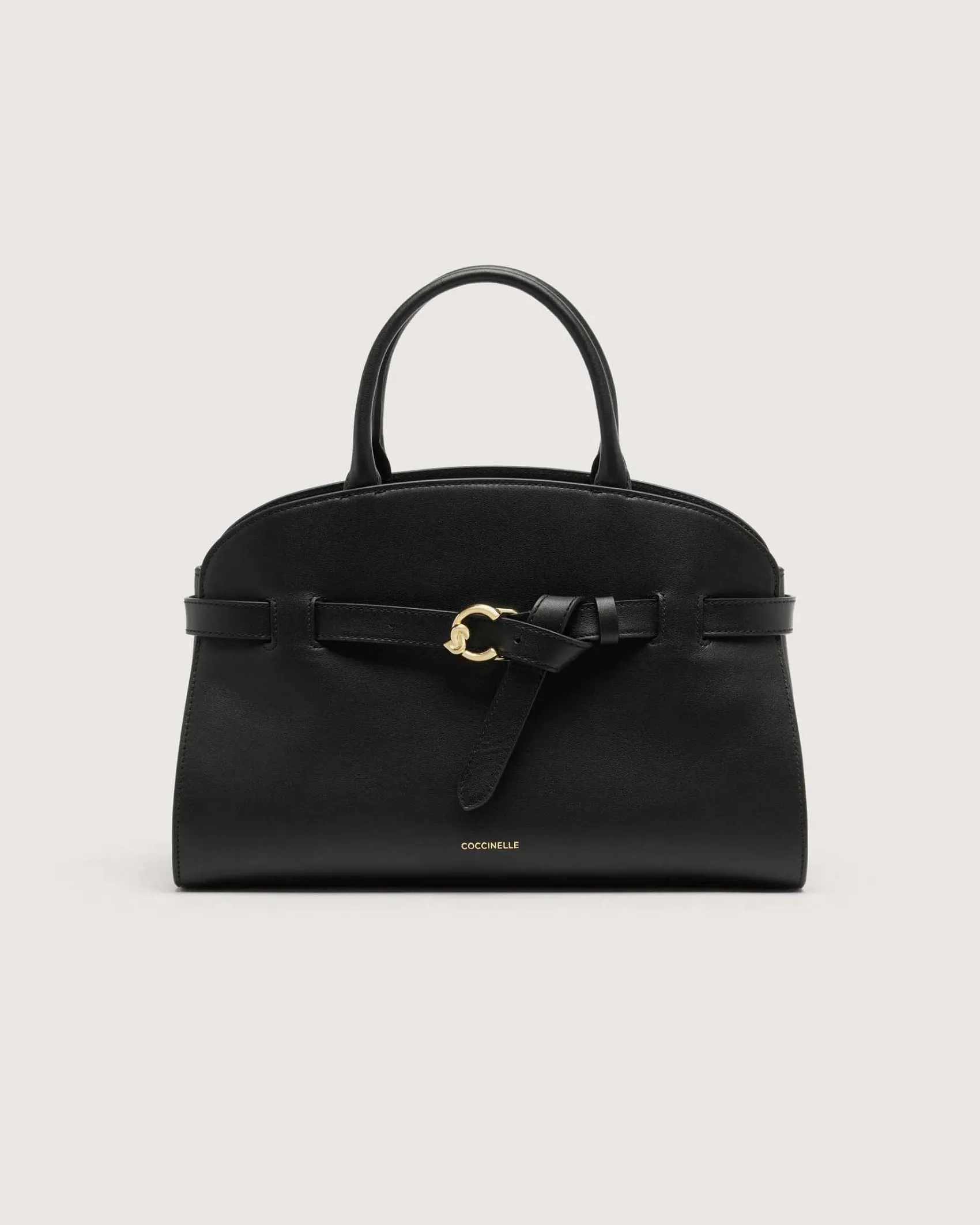 Borsa nera Coccinelle Sabine Medium in pelle liscia con cinturino e fibbia logo dorata