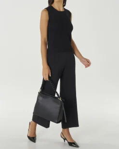 Borsa nera in pelle martellata con spallaccio intrecciato e tracolla più lunga removibile