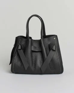 Borsa nera Visonà misura piccola in pelle martellata con inserto abbinato a nodi e impunture a contrasto