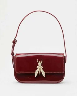 Borsa rossa in pelle effetto vernice linea ESSENTIAL Patrizia Pepe con logo Fly 3D sulla patta