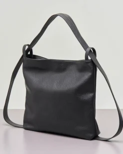 Borsa zaino nera in pelle effetto bottolato con tracolla lunga per doppia portabilitÃ