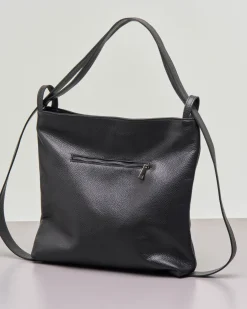Borsa zaino nera in pelle effetto bottolato con tracolla lunga per doppia portabilità