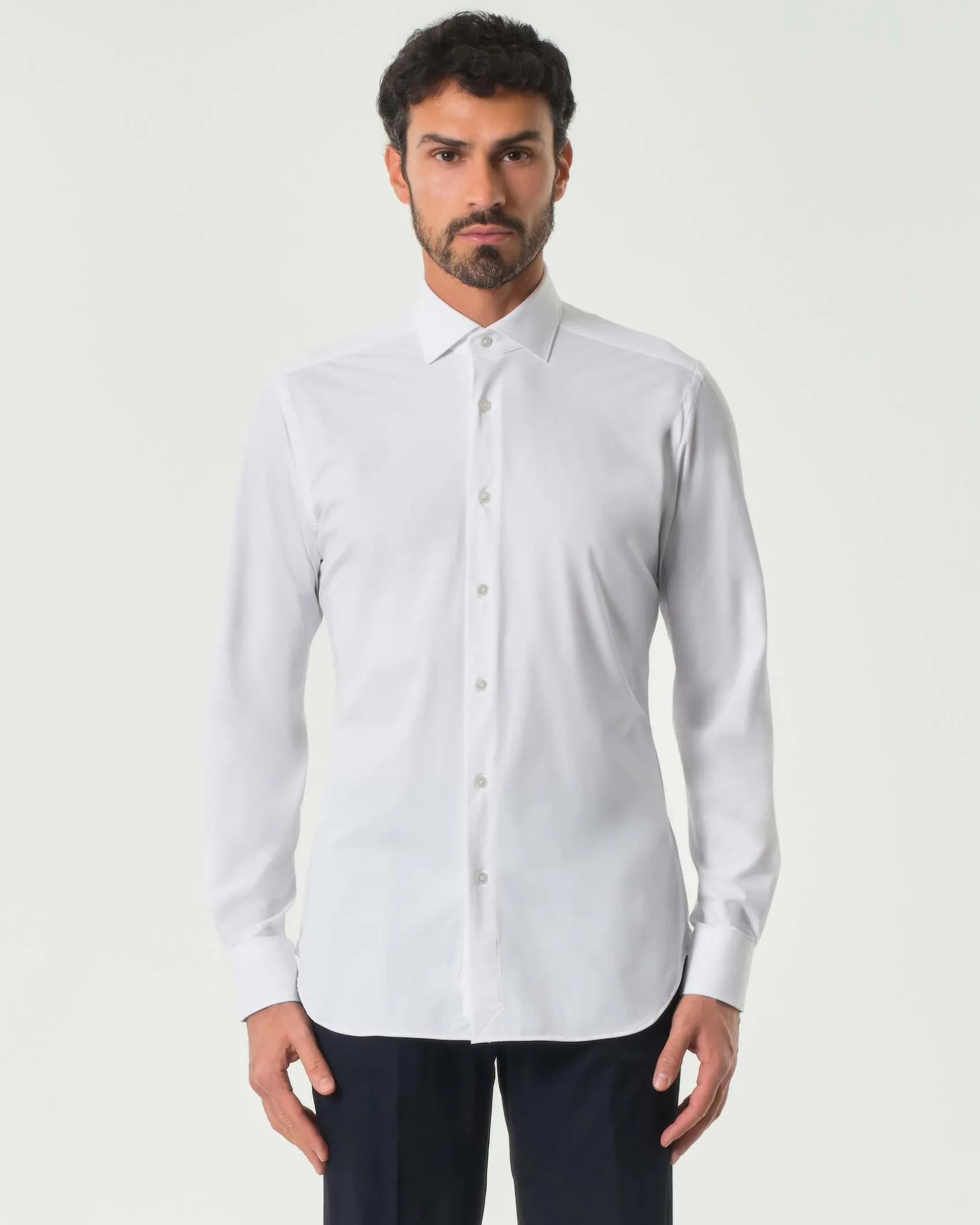 Camicia bianca tinta unita in tessuto tecnico active tailor fit