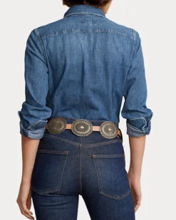 Camicia blu in denim di cotone con logo ricamato a contrasto sul petto