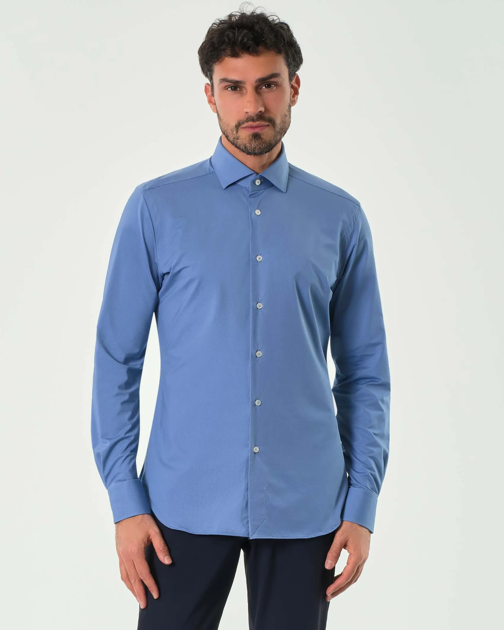 Camicia blu indaco micro fantasia in tessuto tecnico active tailor fit