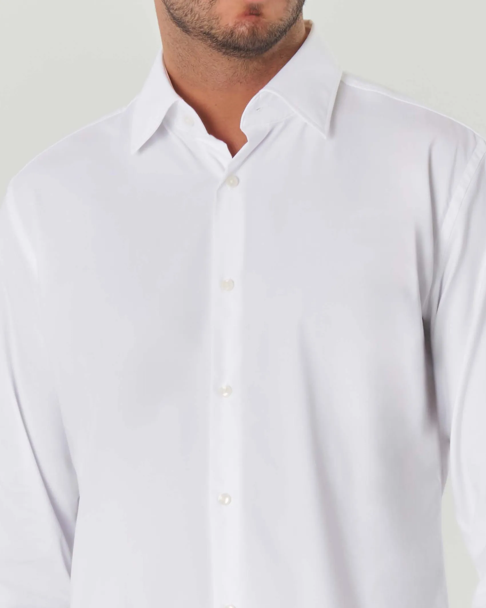 Camicia Boss bianca Hank slim-fit in twill tecnico stretch con colletto Kent