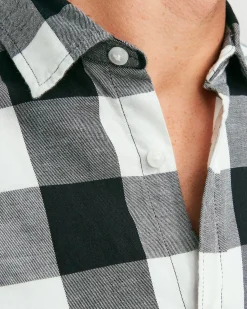 Camicia buffalo check bianca e nera Jack & Jones in flanella di cotone comfort-fit