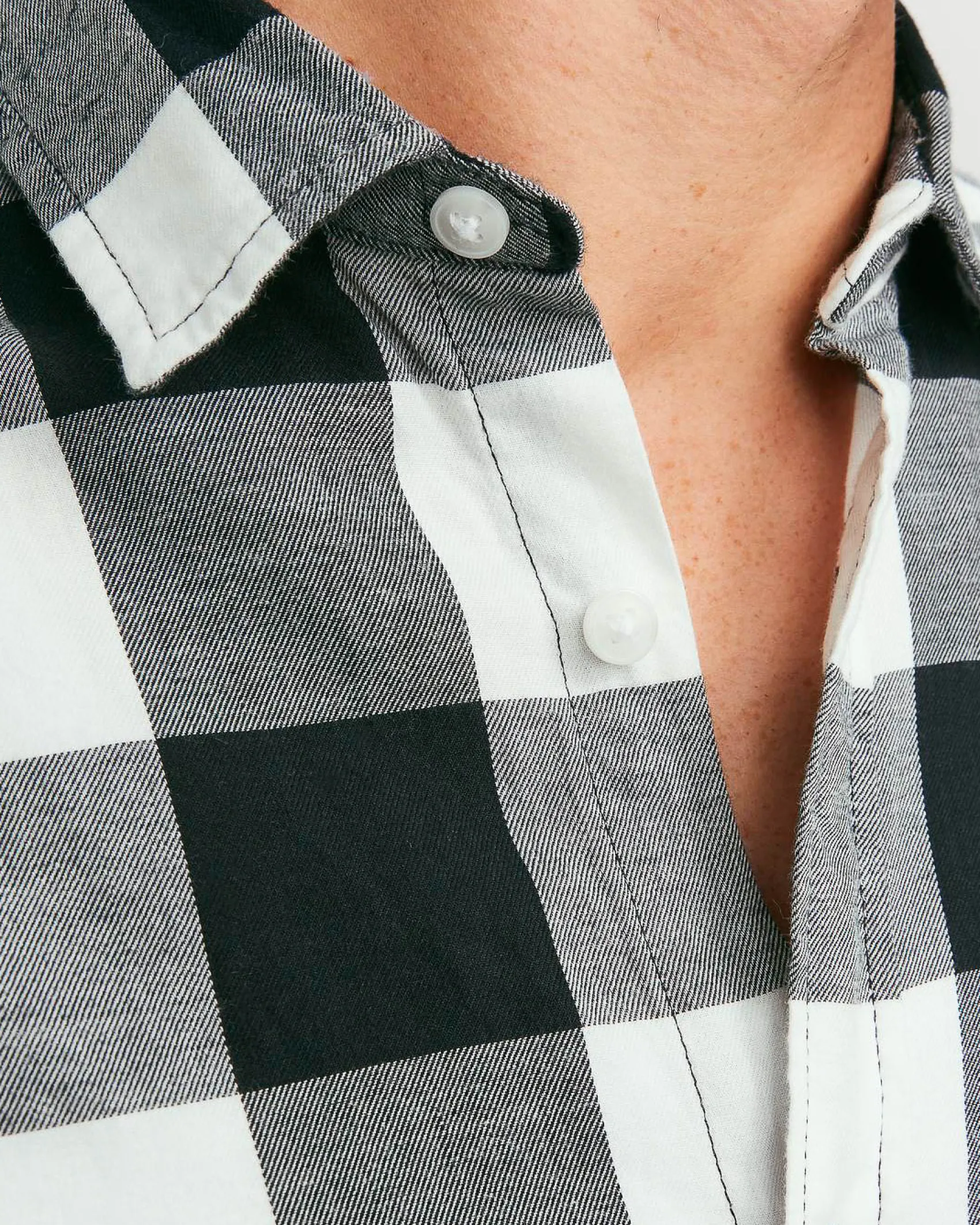 Camicia buffalo check bianca e nera Jack & Jones in flanella di cotone comfort-fit