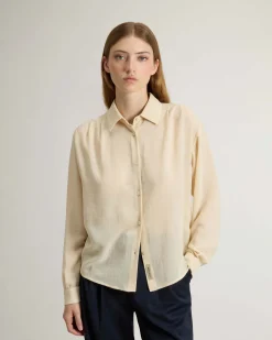 Camicia color latte Woolrich in garza di misto viscosa